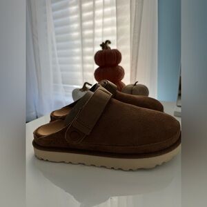 Chestnut Ugg Clogs